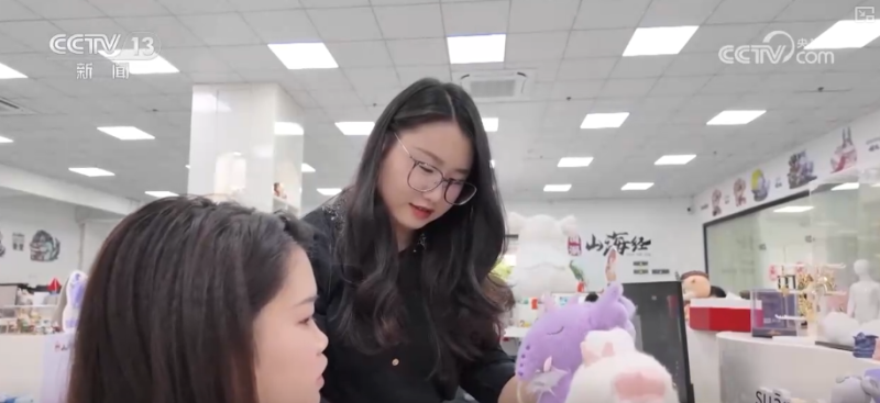 “爆款”“上头”！多维度观察 外贸凭借“硬核支撑”铺开全球贸易“网络”