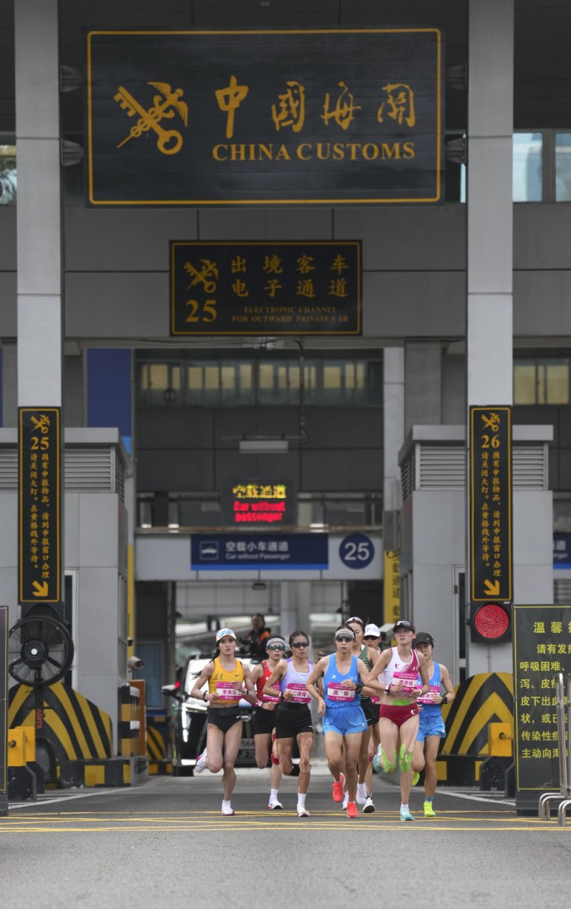 大看台|通讯:42.195公里,见深港情长