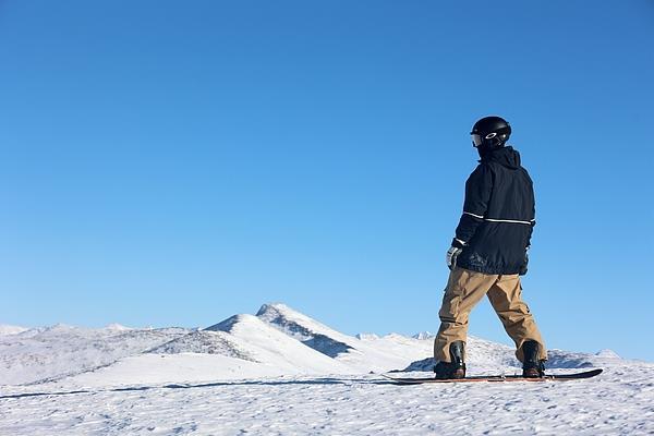 未成年人滑雪撞伤他人，谁之过？法院这样判→
