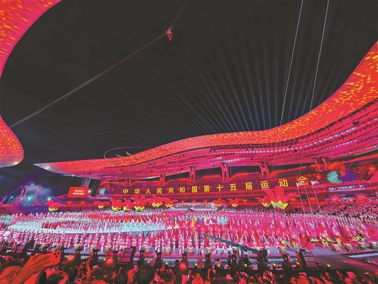 雪域健儿逐梦大湾区――西藏自治区代表团亮相十五运会开幕式侧记