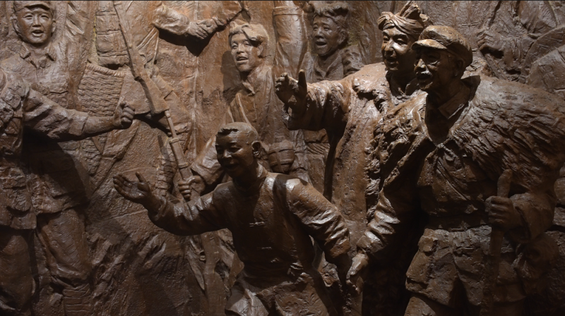 【理响中国・薪火“燃”青春】迈步踏上新长征：以青春密码解时代命题