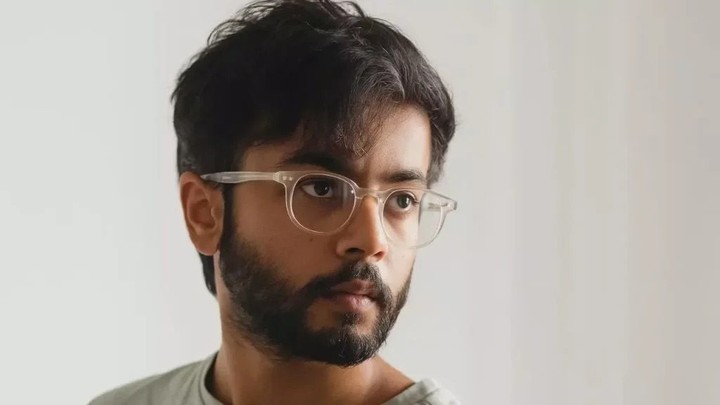 iOS 27 首曝：缝缝补补又一年，苹果 AI 明年见？