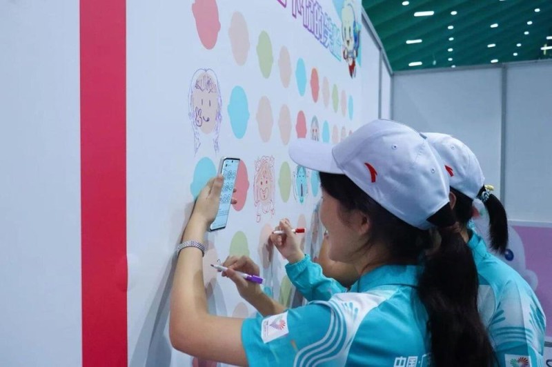 志愿者Vlog丨“马”上有戏!香港“小海豚”解锁湾区融合新姿势