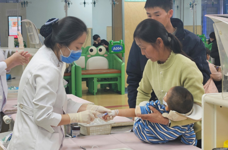 流感增多 家长带娃就医急 哪些时段可避开就诊高峰？