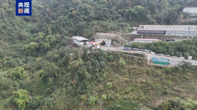 渝万高铁进度条刷新 长岭岗隧道平行导坑贯通