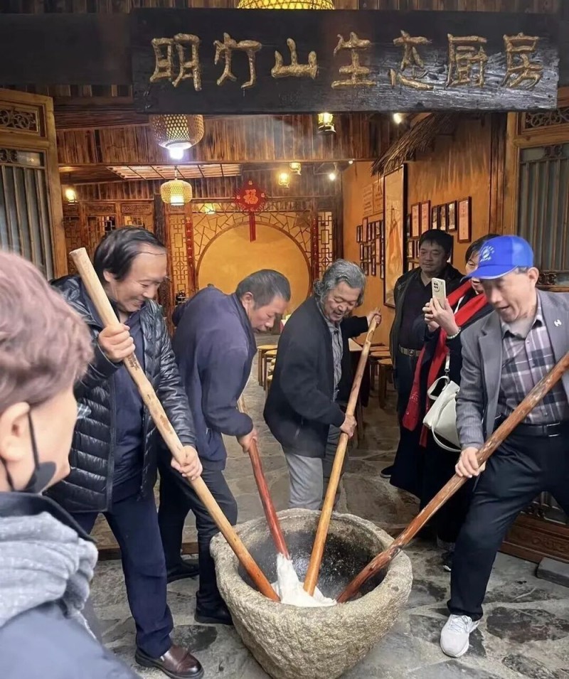 以笔墨铸时代风骨 用绘画助文化发展――北派山水艺术中心画家湖南采风创作行