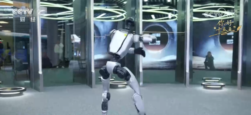 数字中国智能奔涌 科创技术迭代“变量”转化为向“新”发展“增量”