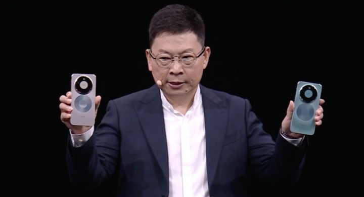 4699 元起！华为发布 Mate 80 系列：全能、直屏，还有性价比