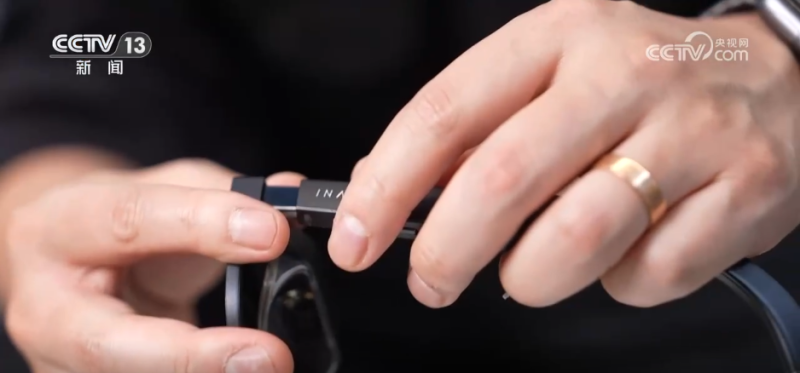 新消费图鉴 | 情感搭子、随身翻译官……“科技+”激发消费“新”风尚