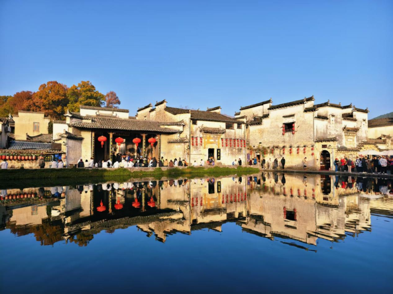 【2025打卡中国】多国网红博主在白墙黛瓦中寻觅生活的“小美好” 【2025打卡中国】多国网红博主在白墙黛瓦中寻觅生活的“小美好”