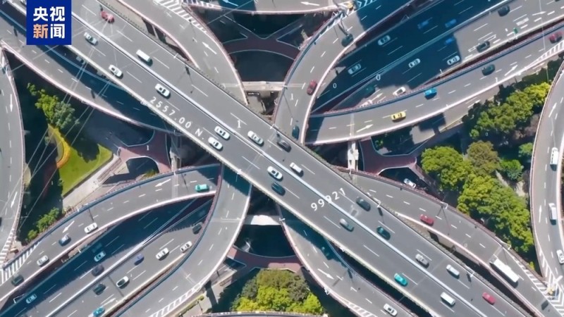 跨国车企加速与中国开展新能源领域合作 AI成产业新动能