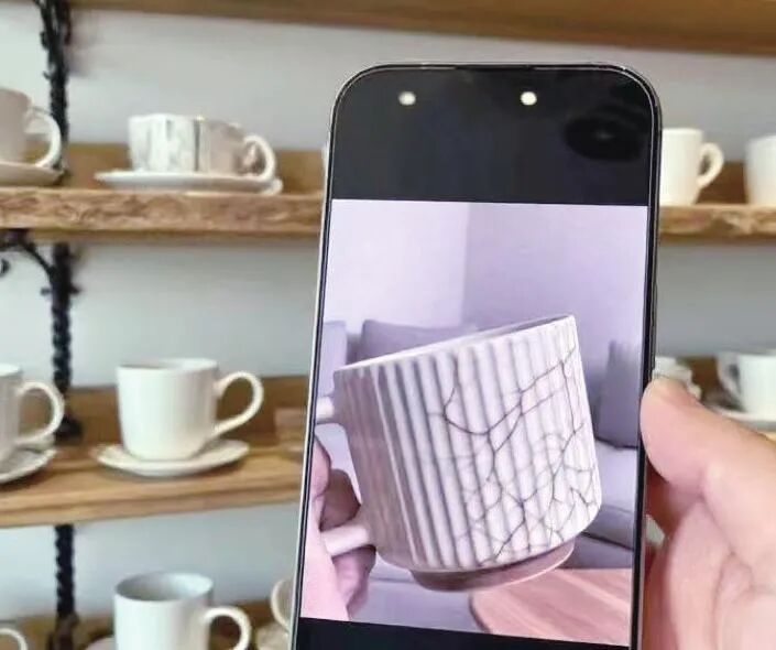 看丹观察丨用AI伪造“蓝莓腐坏”要求商家仅退款？网友：可真“刑”啊！