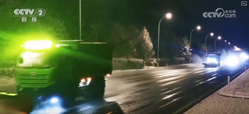 清扫、巡逻、走访……各部门协力应对风雪 保障道路畅通与群众生产生活