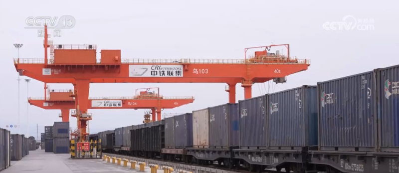 促消费、稳民生！1626.8亿件“小包裹”为稳中向好的中国经济写下生动注脚