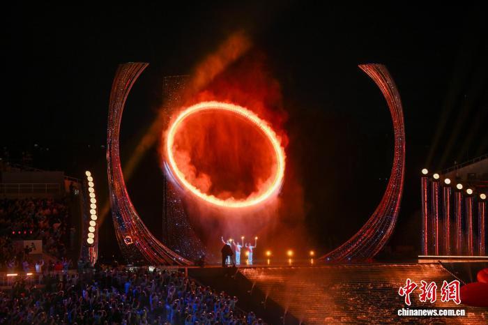 （粤港澳全运会）十五运会的圣火，在南粤大地画了一个圈