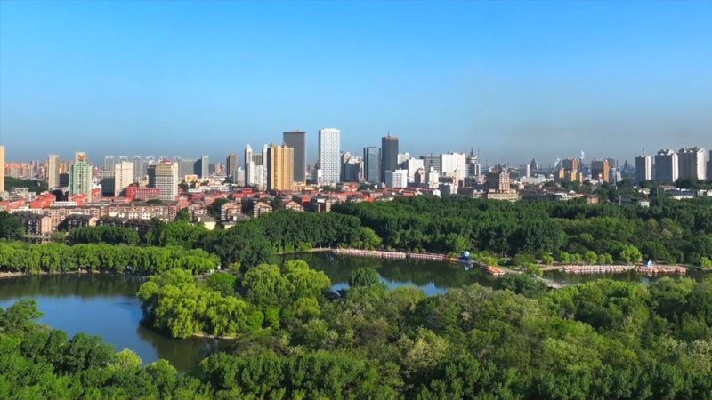 【理响中国・薪火“燃”青春】百花齐放的城市新产业：从能源依赖到双轮奔腾