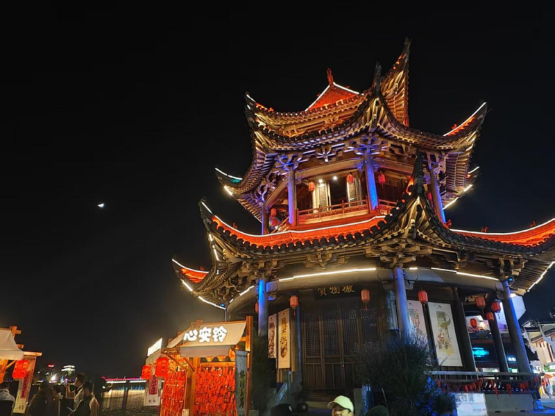 【2025打卡中国】多国网红博主在白墙黛瓦中寻觅生活的“小美好” 【2025打卡中国】多国网红博主在白墙黛瓦中寻觅生活的“小美好”