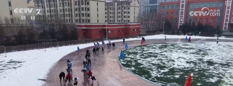 依托冰雪优势开展特色体育活动 学生在运动中享受冬季乐趣