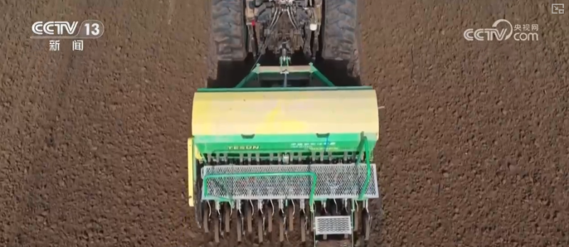 各地精准施策全力以赴高质量播种 “新技术+新设备”让秋冬种更“智慧”