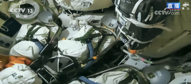 食品、果蔬……打包“坐”进飞船 一起看神舟二十二号“随身包”有多丰富