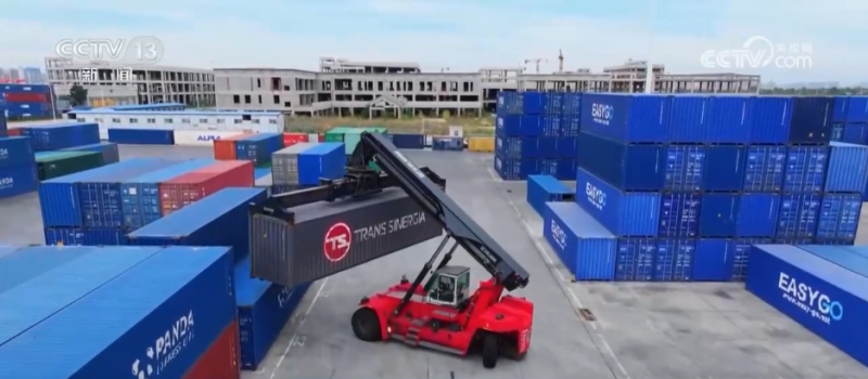 迈向“十五五”美丽图景・一线见闻 | “硬核”支撑发力 “钢铁驼队”加速启程