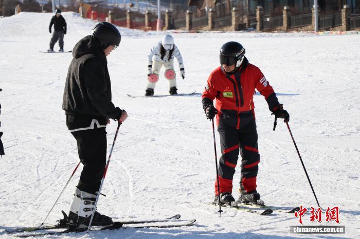 （走进中国乡村）天山脚下“冷资源”激活乡村“热经济”