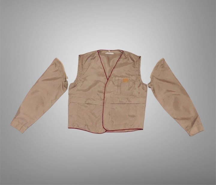 1899 块一只的 iPhone「袜子」，买的到底是什么？