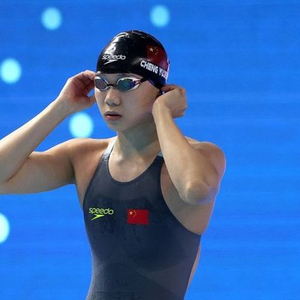 全运会女子50米自由泳预赛：程玉洁、何诗蓓、张雨霏晋级半决赛