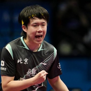 王楚钦拿下2分，樊振东缺阵！全运乒乓球男团小组赛：北京3-2上海