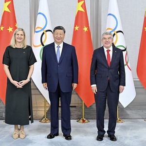 习近平会见国际奥委会主席考文垂和终身名誉主席巴赫