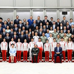 习近平接见全国群众体育先进单位、先进个人代表和全国体育系统先进集体、先进个人代表