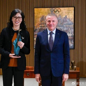 恩师郎平获教练员终身成就奖，朱婷：是您在我最迷茫的时候点醒我