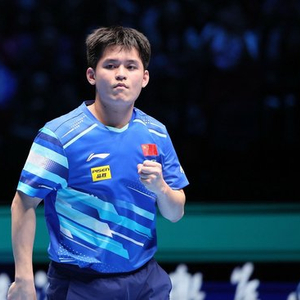 全运会乒乓球男单1/8决赛：林诗栋4-2逆转黄友政 晋级八强