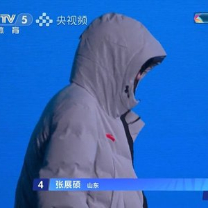 再夺一金！200米自由泳决赛：18岁张展硕夺金，潘展乐铜牌