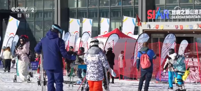 “增设雪假+惠民政策+特色景观”掀起冰雪新热潮 “滑”出消费新“动”力