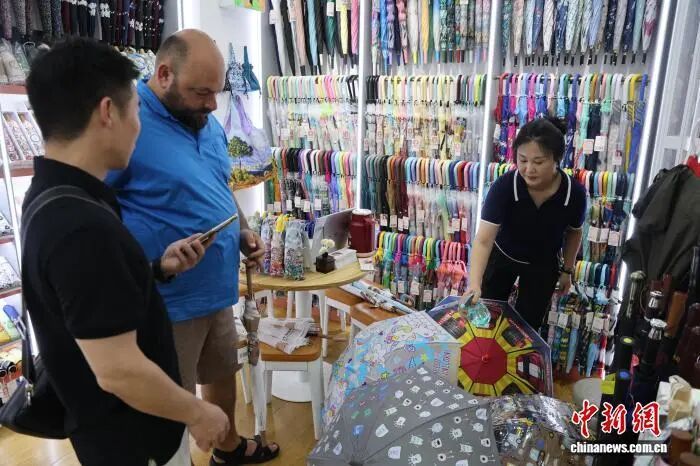 “免签朋友圈”再扩容，这些老外在中国玩到不想回家