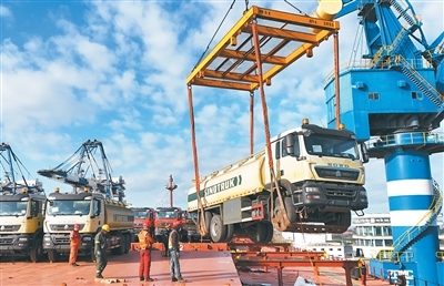 前11个月,我国货物贸易进出口总值41.21万亿元――外贸韧性活力持续彰显(锐财经)