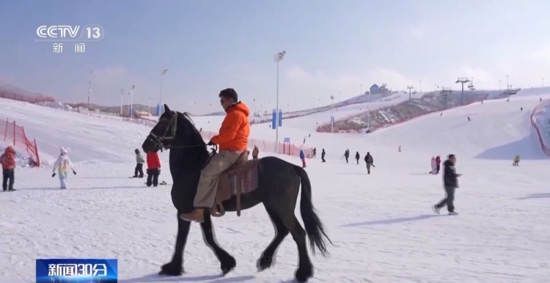 视频丨各地冰雪活动火热开启 “冰雪+”打造消费新场景