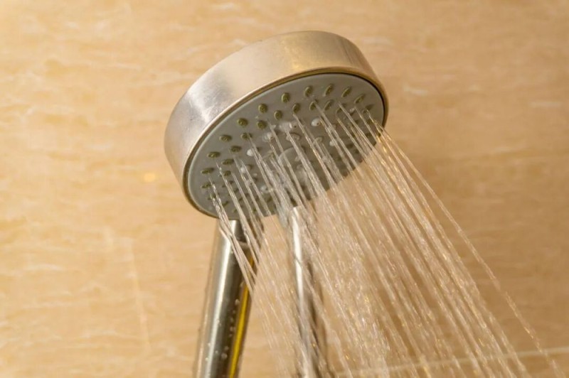 7点出发丨盲人老太只找女生求带路被疑“人贩子”？拍摄者道歉→