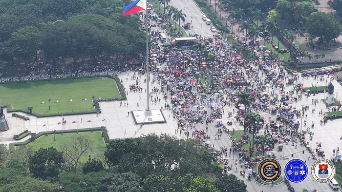外媒：菲律宾首都爆发大规模反腐抗议活动，数千人要求对防洪工程腐败丑闻进行问责