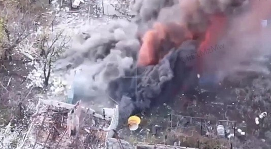 一边谈判桌一边烽火台：俄军拿下红军城后，俄乌终局怎么谈