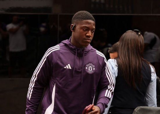 板凳坐穿…20岁梅努英超0首发9替补4次未出场，身价4500万队内第5