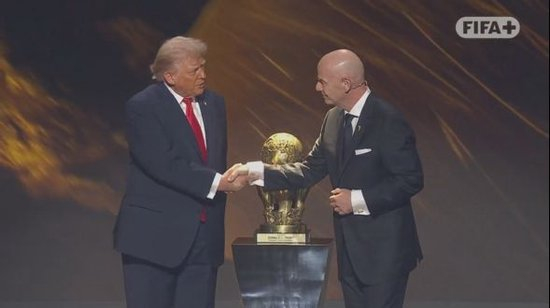 国际足联官方：美国总统特朗普获颁首届国际足联和平奖