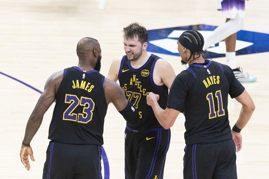 雄鹿可能找不到比里夫斯更好的报价 湖人也需要字母哥助球队争冠