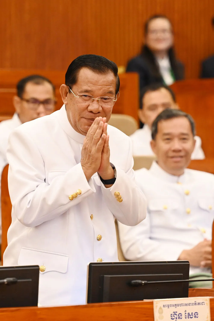 泰总理称不排除“采取进一步行动”，洪森要求部队“克制”