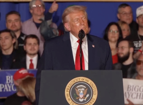 特朗普：泰柬又打起来了，我得打个电话