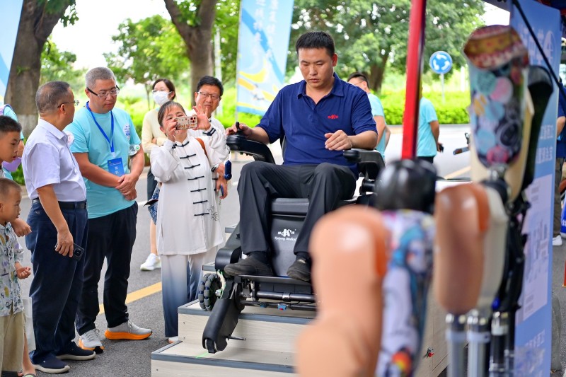 做客央广网丨以政策温度筑牢残疾人权益保障网 对话中残联维权部张东旺