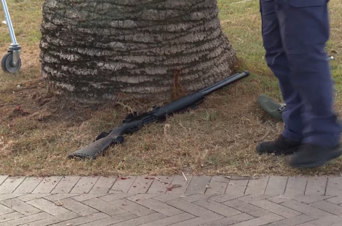 悉尼枪案已致12死29伤！男子勇夺一歹徒枪支，“很多人活下来全靠他”，一嫌疑人身份披露