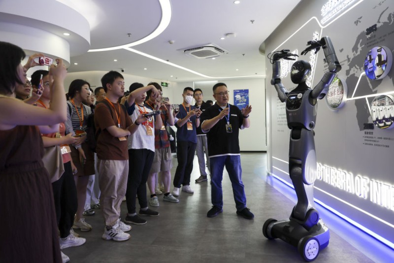 国际人士瞩目中央经济工作会议为世界注入确定性