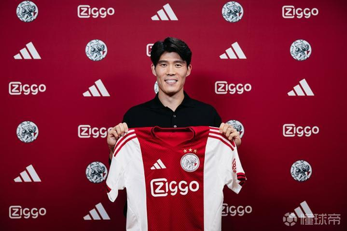 官方：富安健洋自由身加盟阿贾克斯，双方签约半个赛季